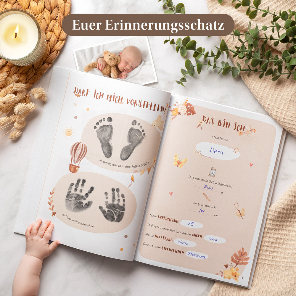 Babytagebuch mit Baby Handabdrücken